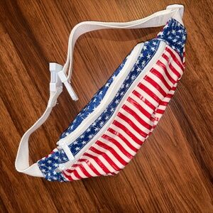 AMERICAN FLAG FANNY PACK